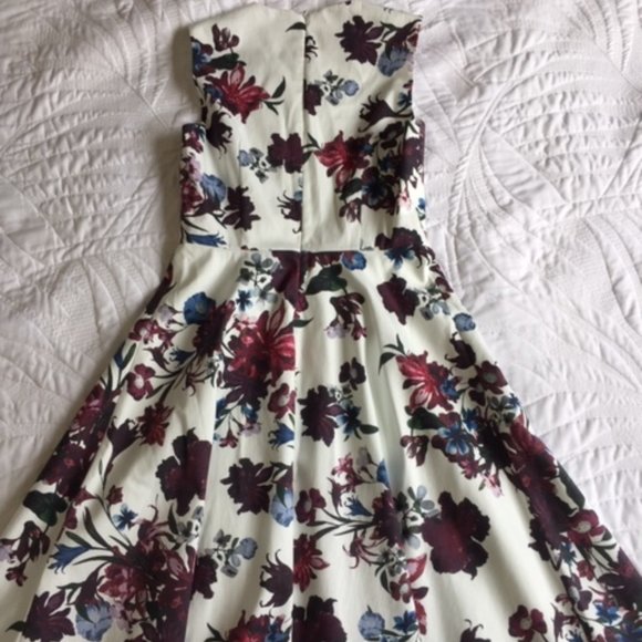Simons Contemporaine Floral Dress - Size 2 - Picture 2 of 3